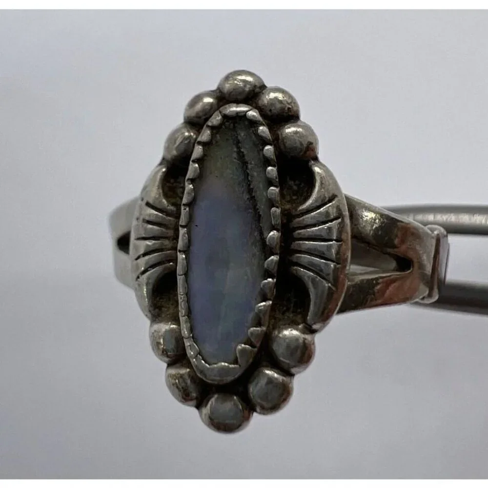 925 STERLING SILVER  MOTHER OF PEARL RING  SIZE 5.5